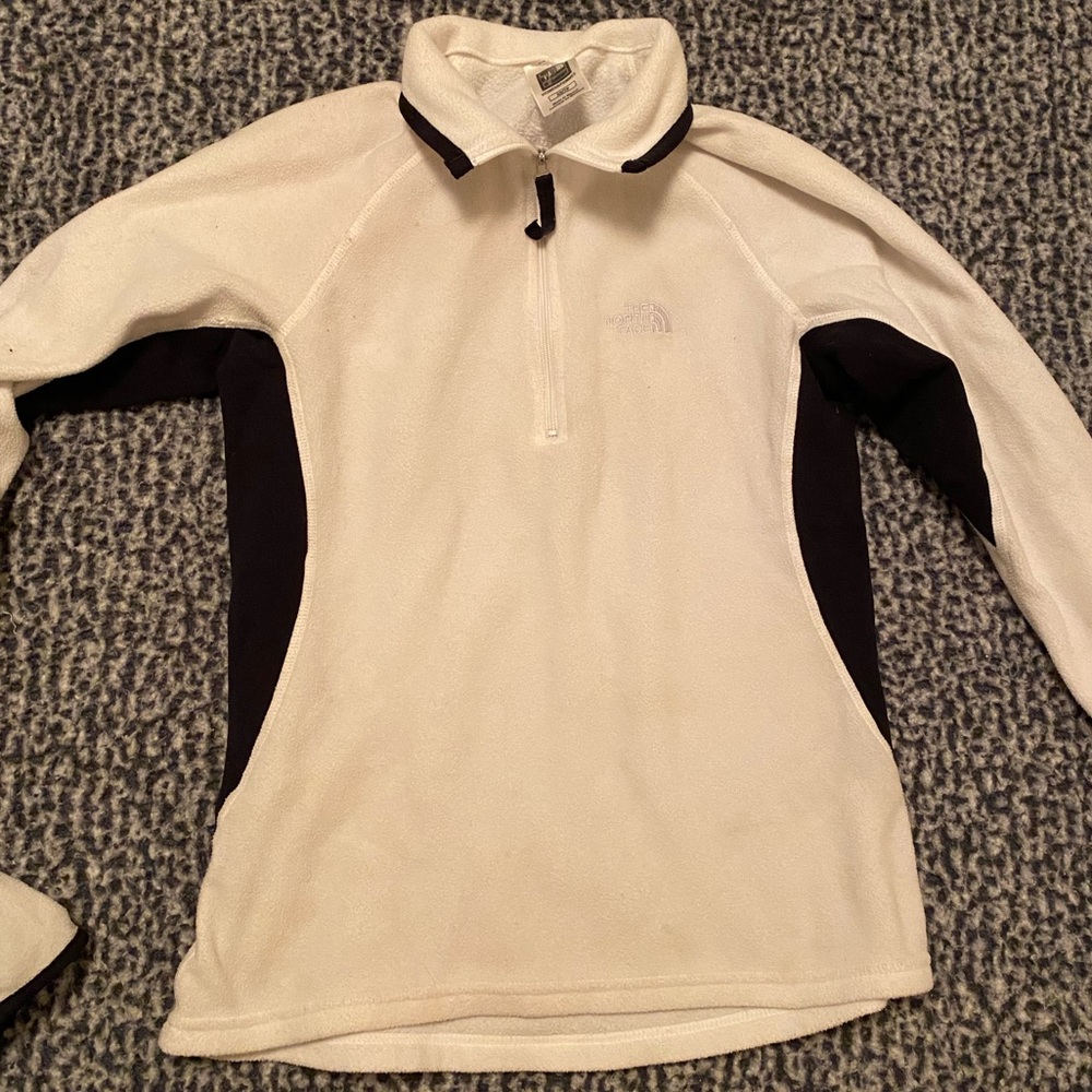 Small North Face Pullover